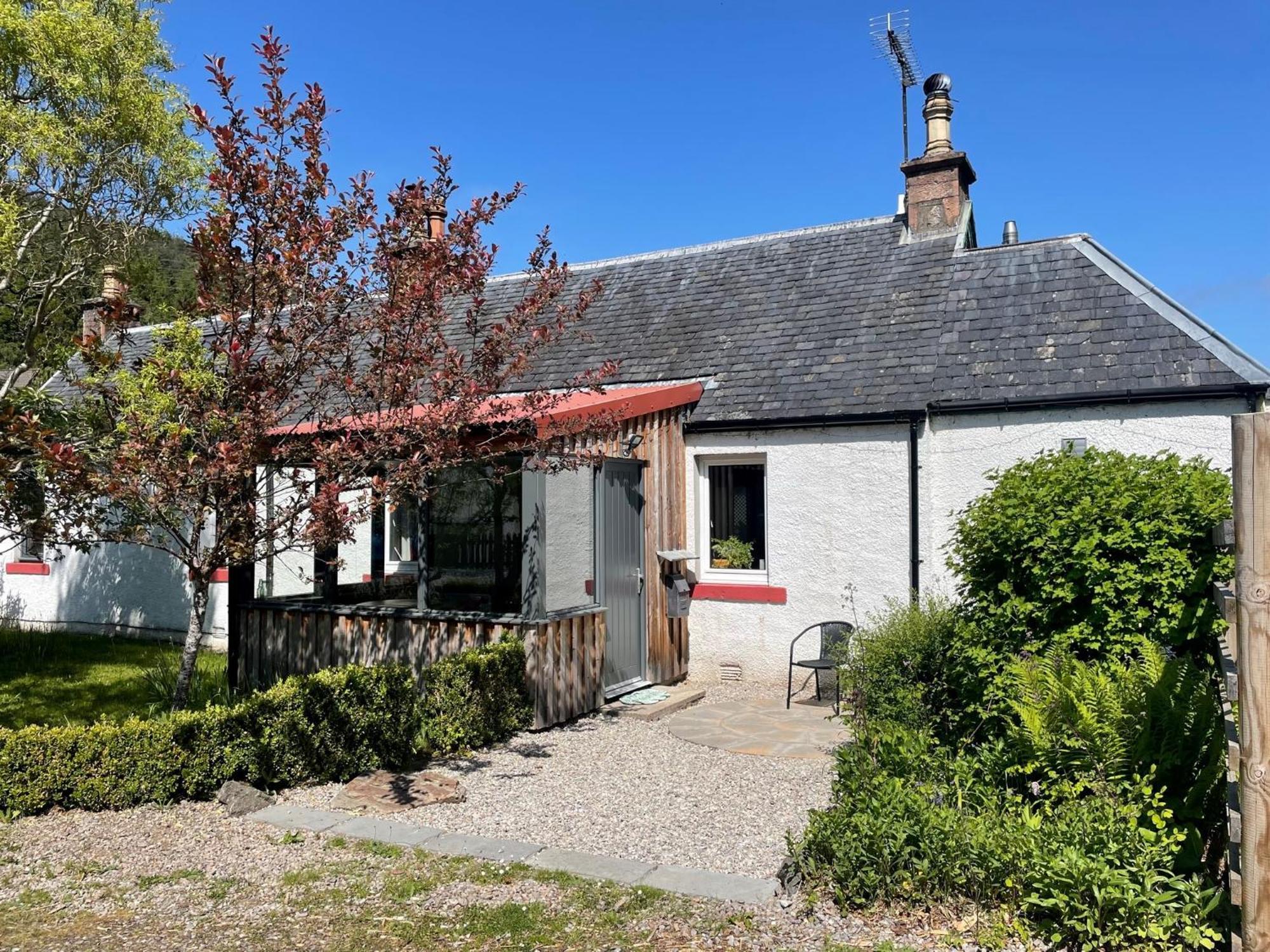 One Bed Cosy Highland Cottage Near Beauly Exterior photo